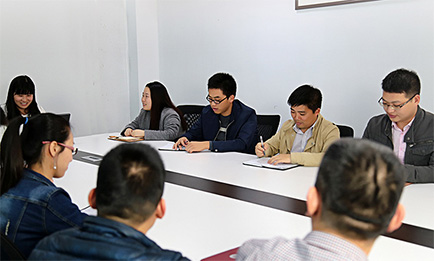 專業(yè)技術(shù)團(tuán)隊(duì)，高效溝通